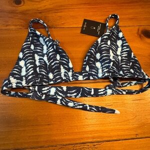 NWT Skatie Bikini Top in Azul! Size M!